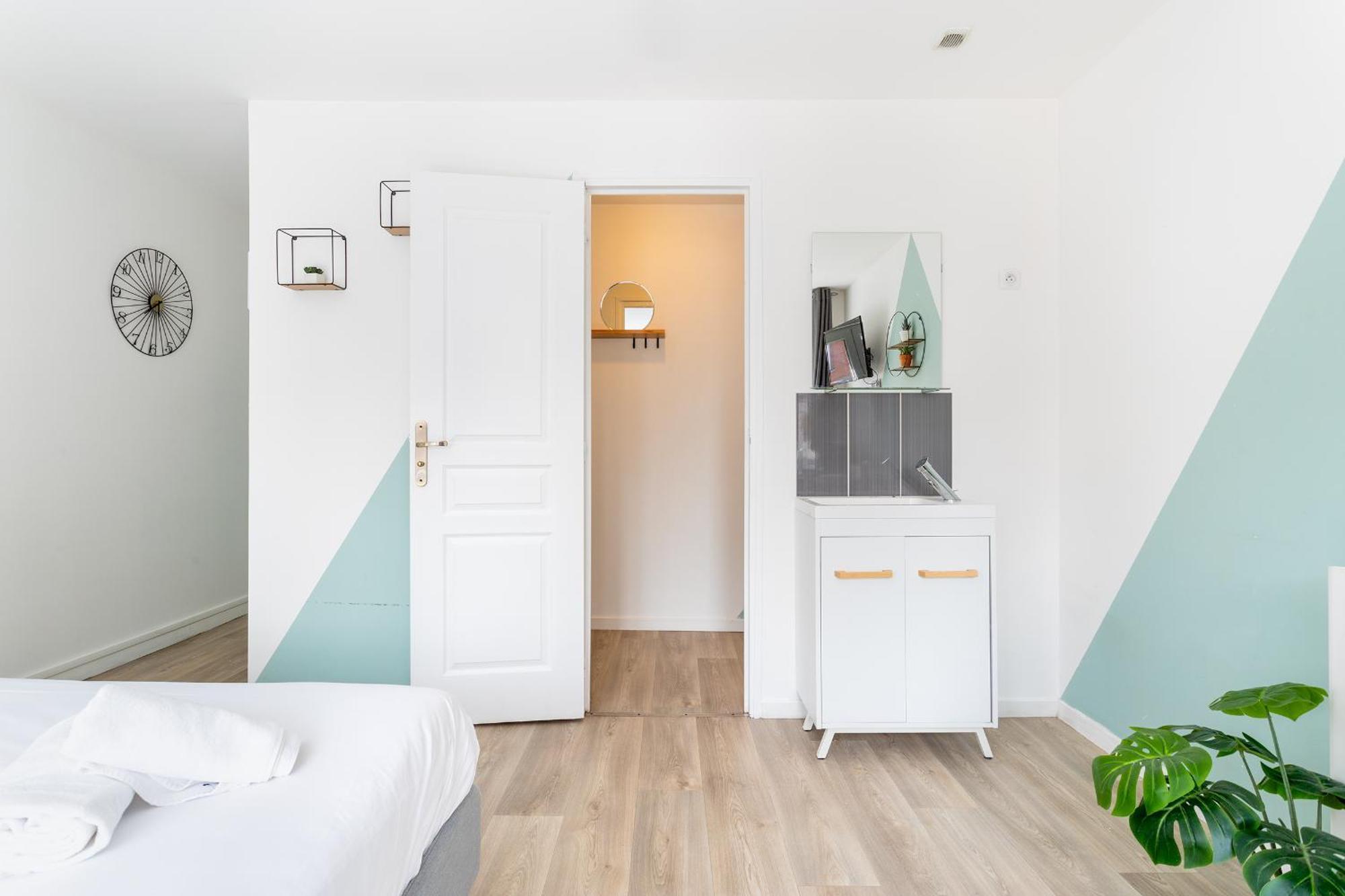 S&K Suite Grande Rue Roubaix - Chambre Spacieuse Et Sdb Privee - Netflix Et Cuisine Extérieur photo