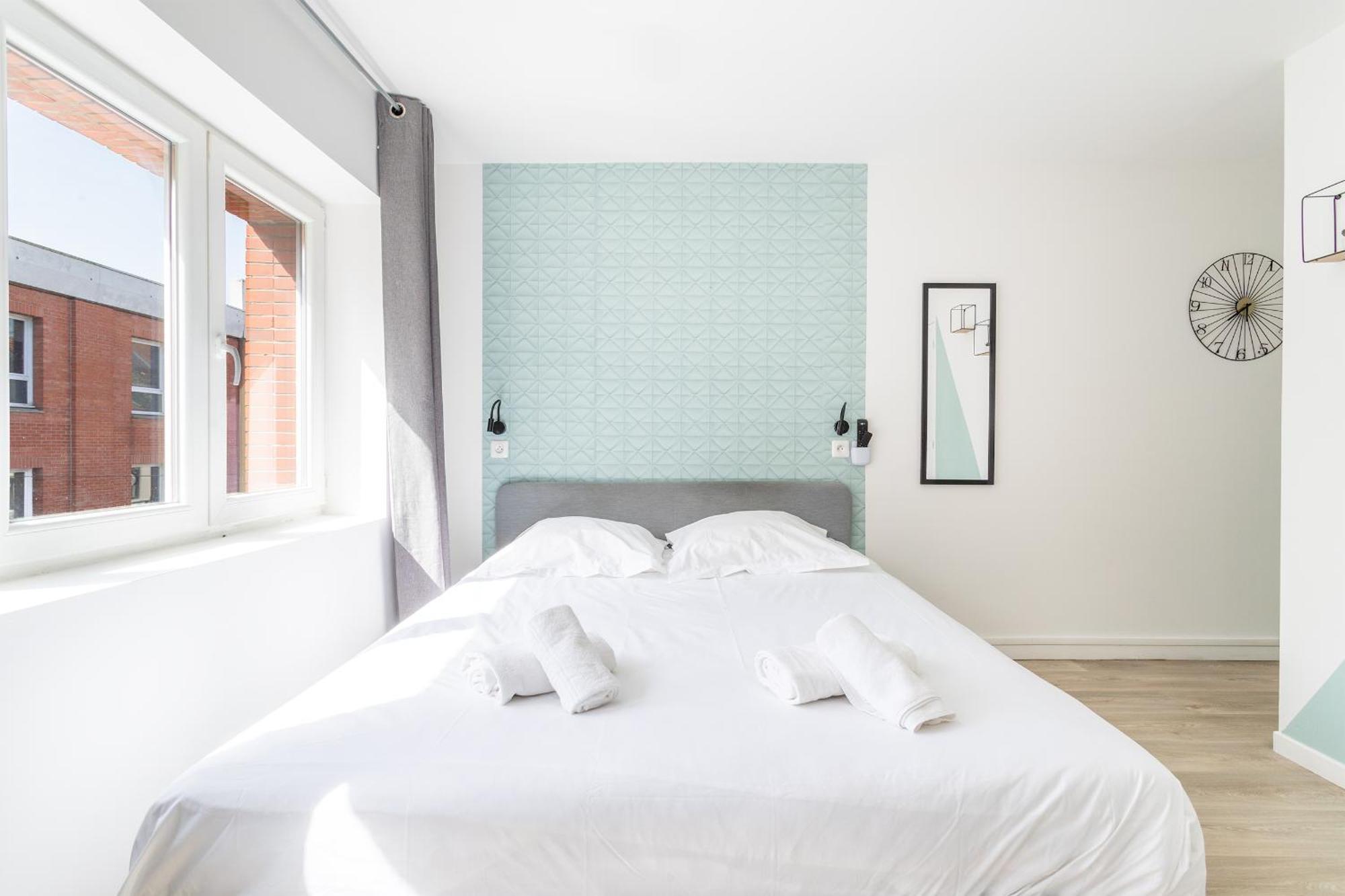 S&K Suite Grande Rue Roubaix - Chambre Spacieuse Et Sdb Privee - Netflix Et Cuisine Extérieur photo