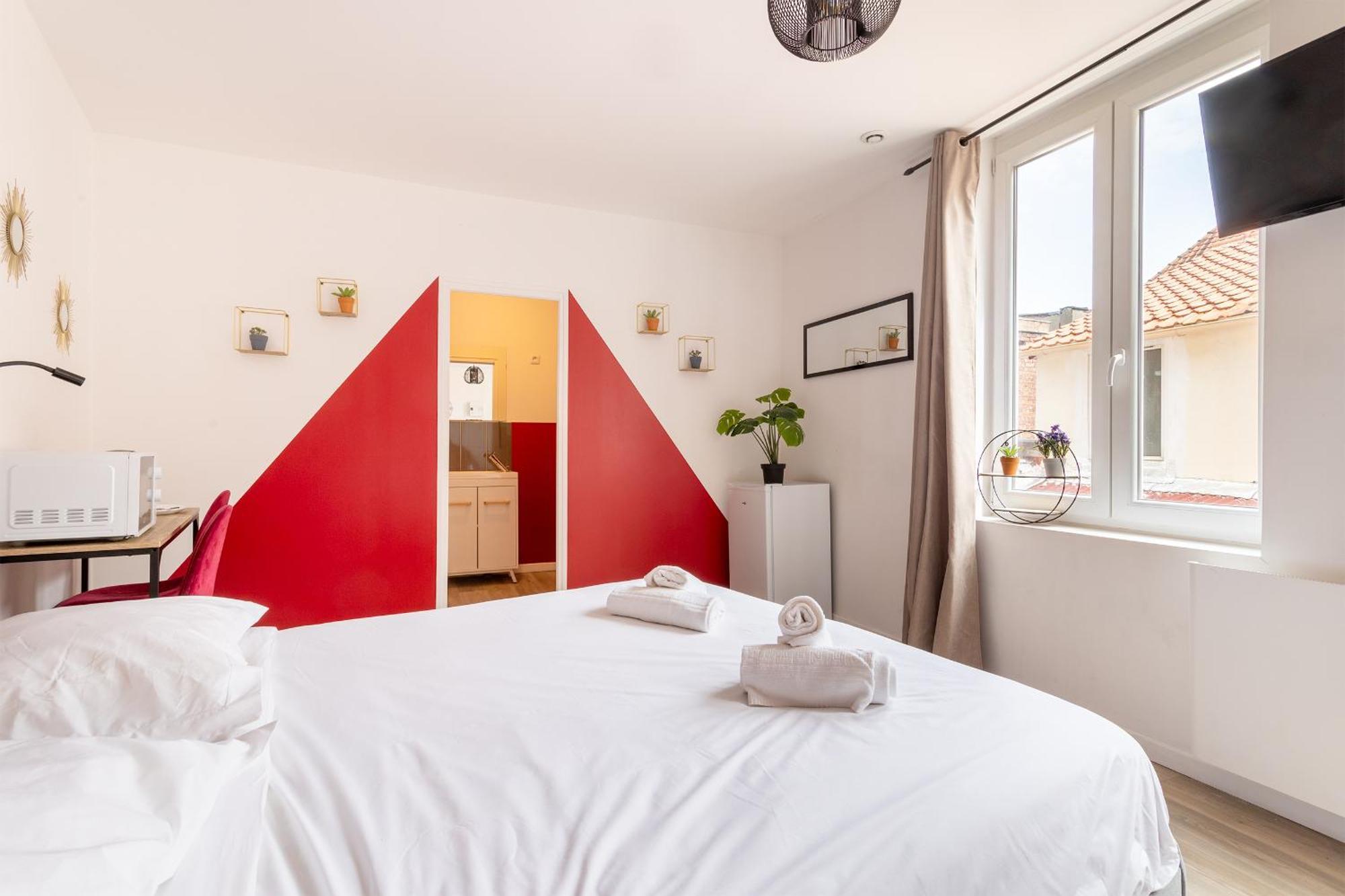 S&K Suite Grande Rue Roubaix - Chambre Spacieuse Et Sdb Privee - Netflix Et Cuisine Extérieur photo