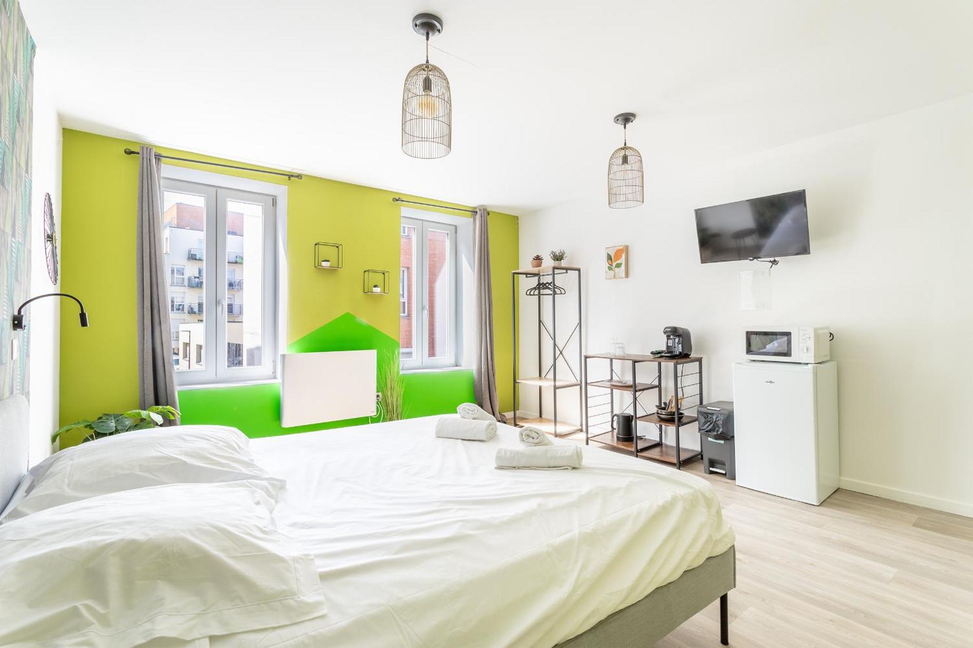 S&K Suite Grande Rue Roubaix - Chambre Spacieuse Et Sdb Privee - Netflix Et Cuisine Extérieur photo