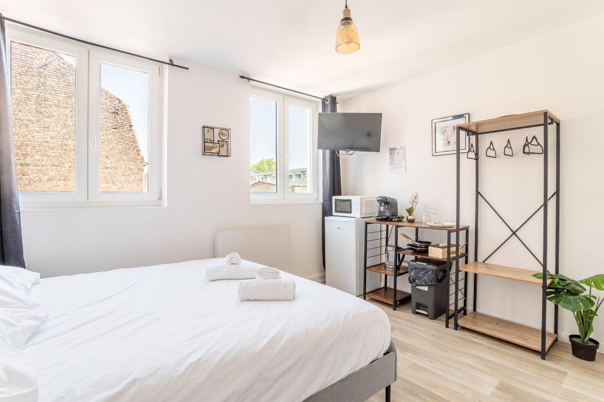 S&K Suite Grande Rue Roubaix - Chambre Spacieuse Et Sdb Privee - Netflix Et Cuisine Extérieur photo