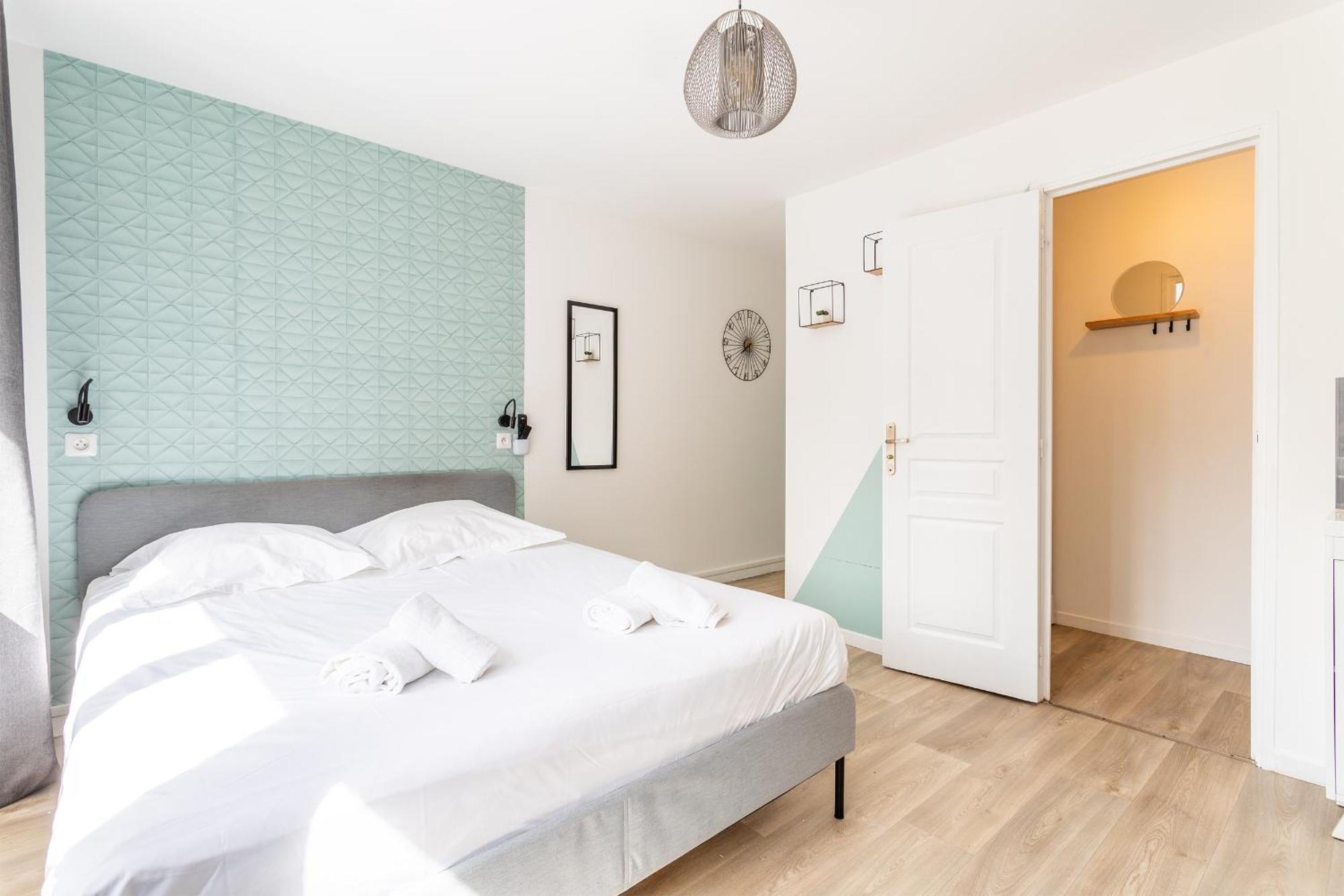 S&K Suite Grande Rue Roubaix - Chambre Spacieuse Et Sdb Privee - Netflix Et Cuisine Extérieur photo